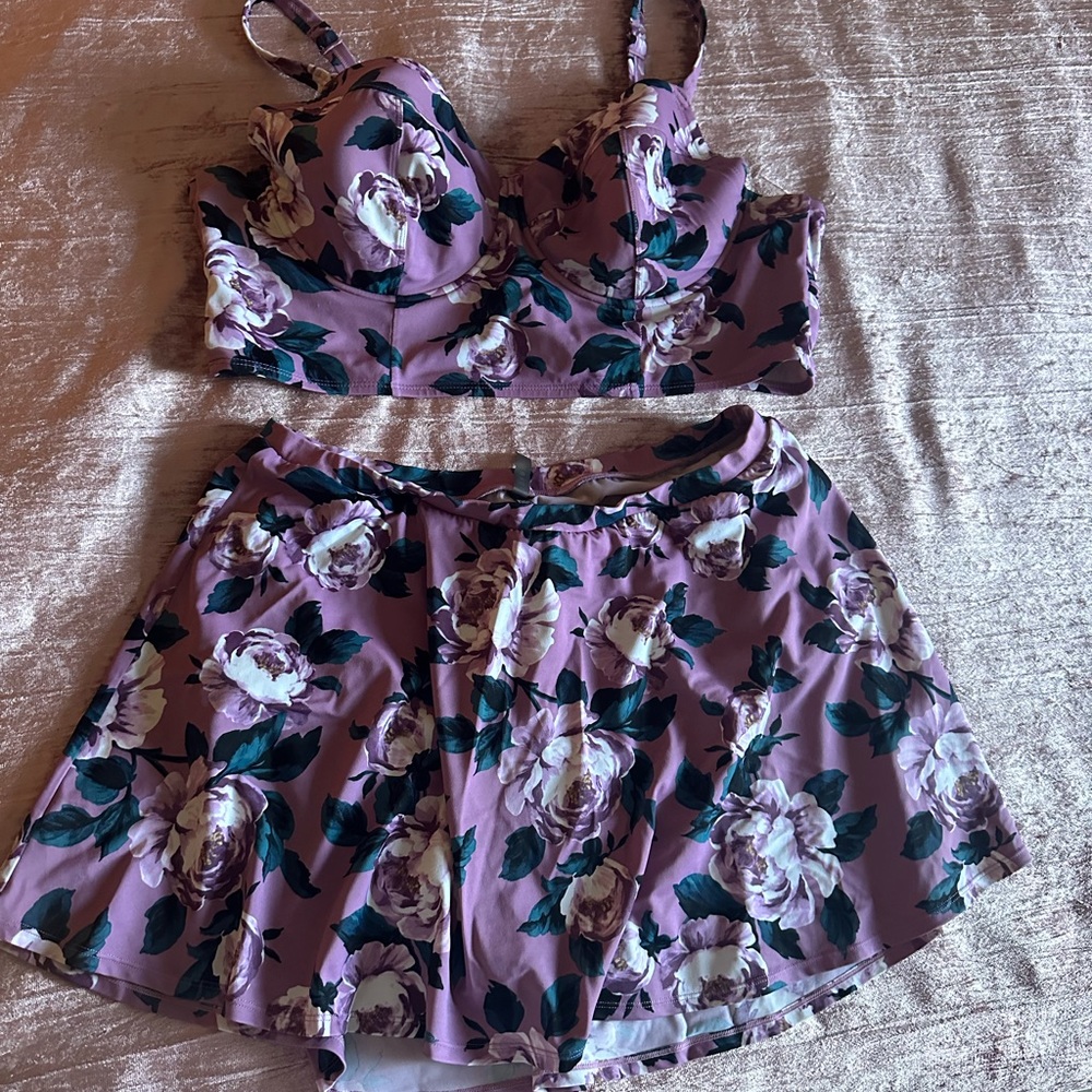 Beautiful 2pc bathing suit.From Torrid